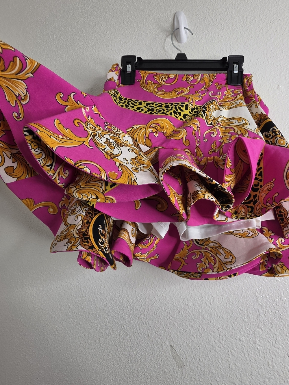 Athina Pink Baroque Print Ruffle Skort Mini Skirt Size S NWT - Picture 2 of 7